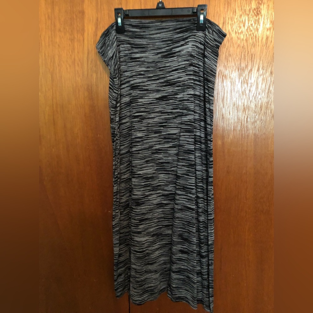AB Studio maxi skirt in black and grey